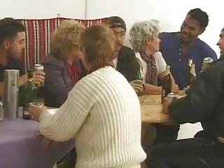 7 Grannies Party